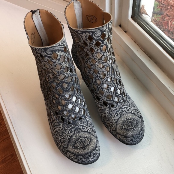 JOHN Fluevog Baroque Murillo Diamond Perforated Boot size 10 paisley print - Picture 4 of 16